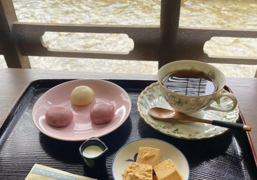 古民家カフェ「川のhotori用瀬」で名物の紅白アンコロを食べてきました！
