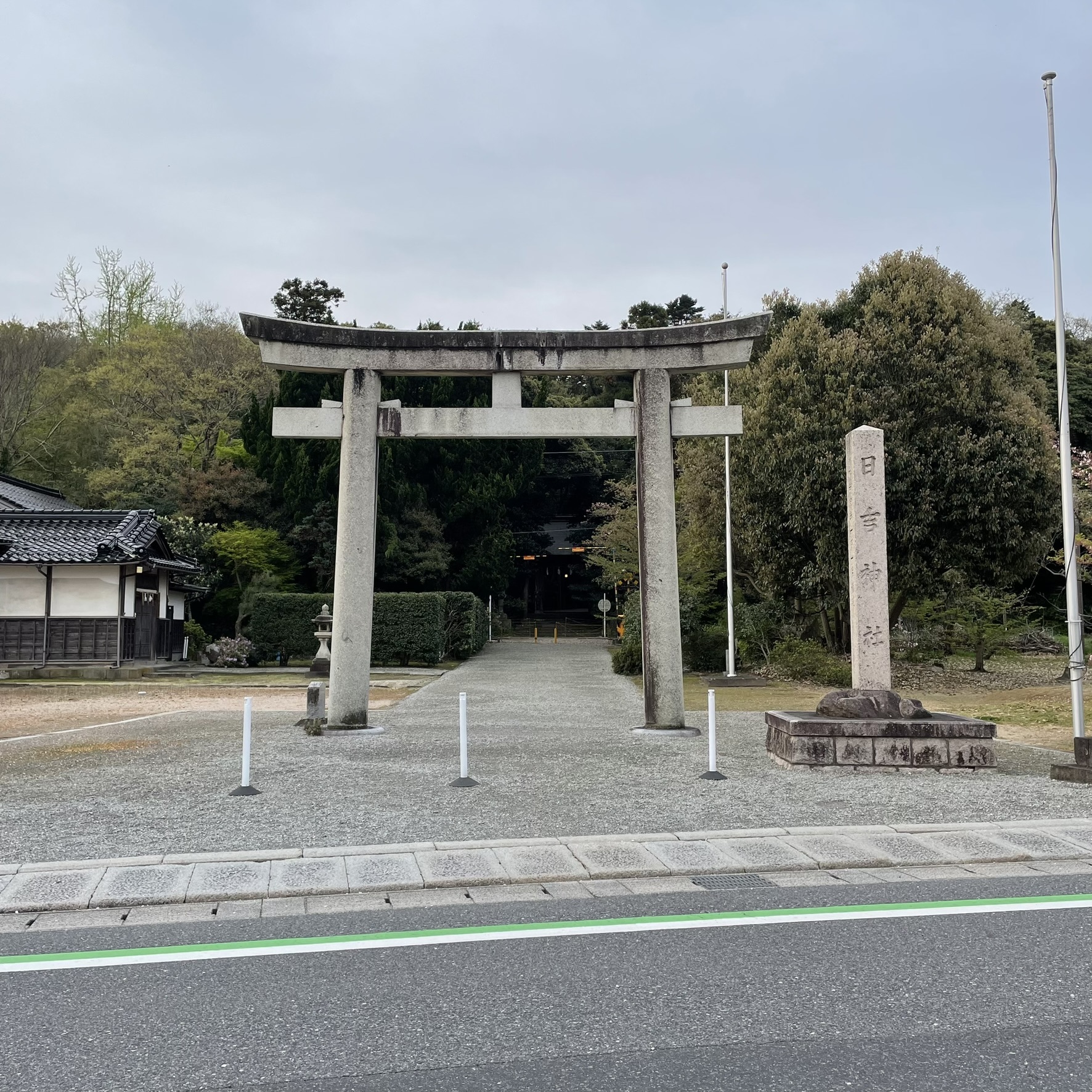 境内を汽車が横切る珍しい神社「日吉神社」｜レポート｜ミセミル鳥取